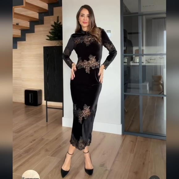 Zara Dresses & Skirts - Zara Velvet Lace Dress